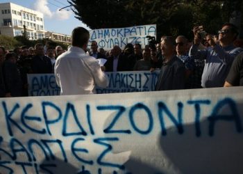 Çfarë po ndodh realisht në Himarë?