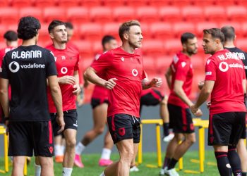Kombëtarja zhvillon seancën e radhës në stadiumin ‘Air Albania’. Dy ‘italianët’ nuk u stërvitën në grup
