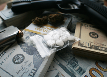 Europol sekuestron 1 mln euro dhe çmonton rrjetin shqiptar të drogës, 35 persona në pranga