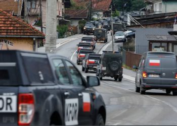 Shefi i KFOR-it u bën thirrje Prishtinës e Beogradit që të ulen e të bisedojnë