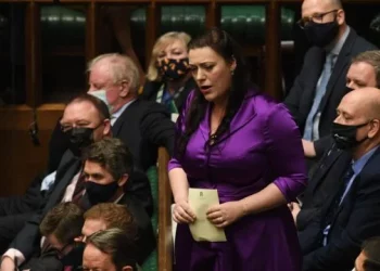 Kearns i ‘ushtron presion’ kryediplomatit britanik në lidhje me situatën në Kosovë