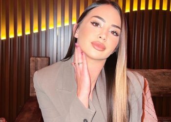 Kiara Tito mahnit me pozat e reja nga Turqia