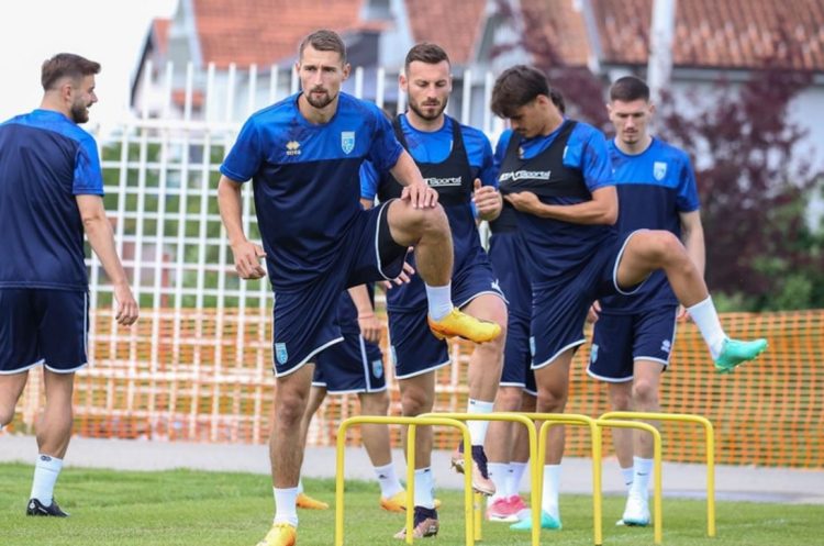 Kosova “humb pjesët”, ikën nga grumbullimi dhe Rashani