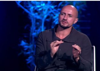 “Si aktore pornografike”/ Kristi shokon me komentet ndaj modeles: Mënyra si e mban…