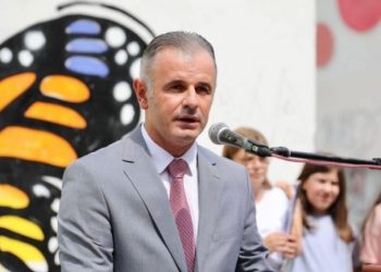 “Do ta gjeni veten të palosur në rrugë”/ Kërcënohet kryekomunari i Çairit