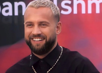 Ka vizituar familjen e tij, Luiz poston foto me motrën e tij në SHBA