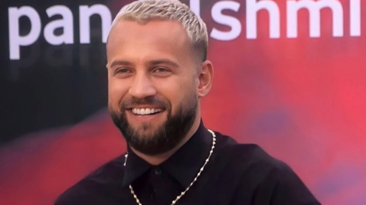 Ka vizituar familjen e tij, Luiz poston foto me motrën e tij në SHBA