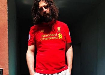 MC Kresha nuk i ndahet futbollit, këngëtari i njohur licencohet…