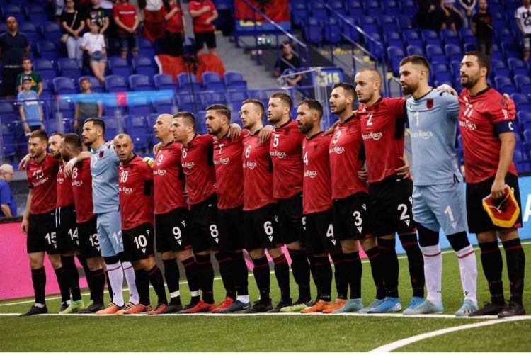 Shorti i Kupës së Botës, Shqipëria vihet përballë gjigandëve