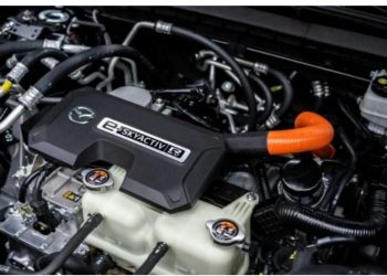 Mazda po rikthen motorin “e pazakonshëm” të benzinës