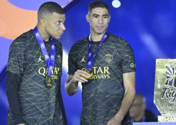 Kur interesat përplasen, ka telashe/ Agjenti i Hakimit sulmon nënën e Mbappe