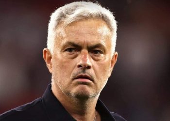Mourinho merr goditje të rëndë nga UEFA, ja për sa ndeshje është dënuar