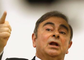 Ish-shefi i Nissan-it i kërkon kompanisë dëmshpërblim prej 1 miliard dollarësh