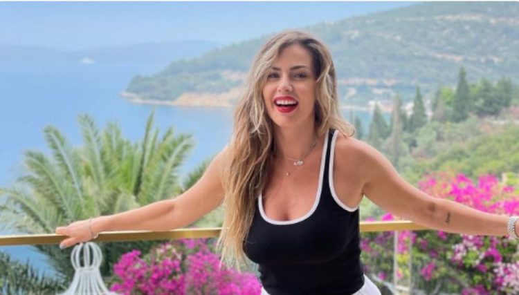 Olta Gixhari uron Kurban Bajramin, ja çfarë shkruan