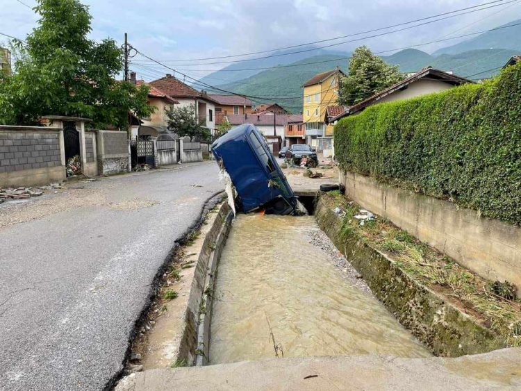 Pamje nga situata aktuale në Pejë pas vërshimeve