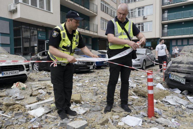 Policia japoneze do ndihmojë homologët ukrainas në identifikimin e efikas të viktimave