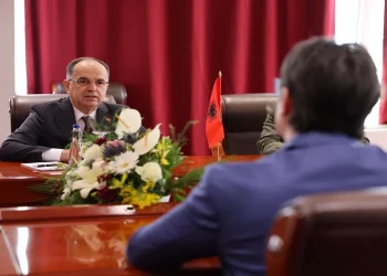 Begaj ngre zërin: Mos lejoni provokimet që destabilizojnë Kosovën