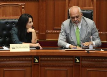 Konflikte dhe përplasja/ Largohet nga detyra drejtor i Ramës