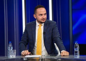 Salianji denoncon opozitarët e blerë: Hanin ndonjë plënc, qofte, pinin raki me këta të PS-së