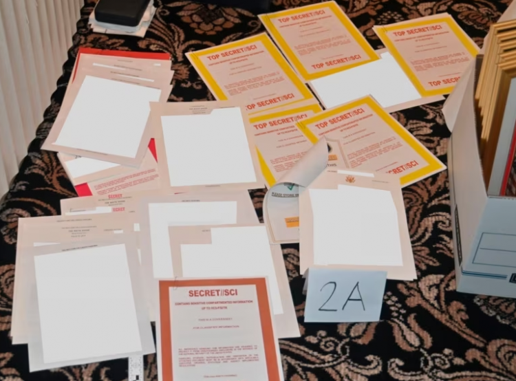 Prokurorët kanë një regjistrim audio të Trumpit duke diskutuar për mbajtjen e dokumentave të klasifikuara