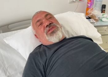 Babë e bir bëjnë për spital biznesmenin, viktima: Ngjarje e sajuar, më goditën me leva