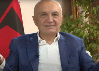 Meta tallet me Bashën: Vartës i Taulant Ballës, ja si e katandisi opozitën