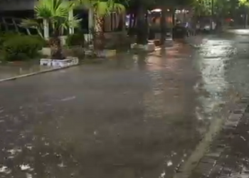 Reshjet e shiut përmbytin Durrësin