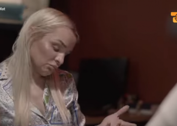 “Kush mi ha lekët e burrit? Po ma…”/ Shkënda nxjerr nga zyra klienten