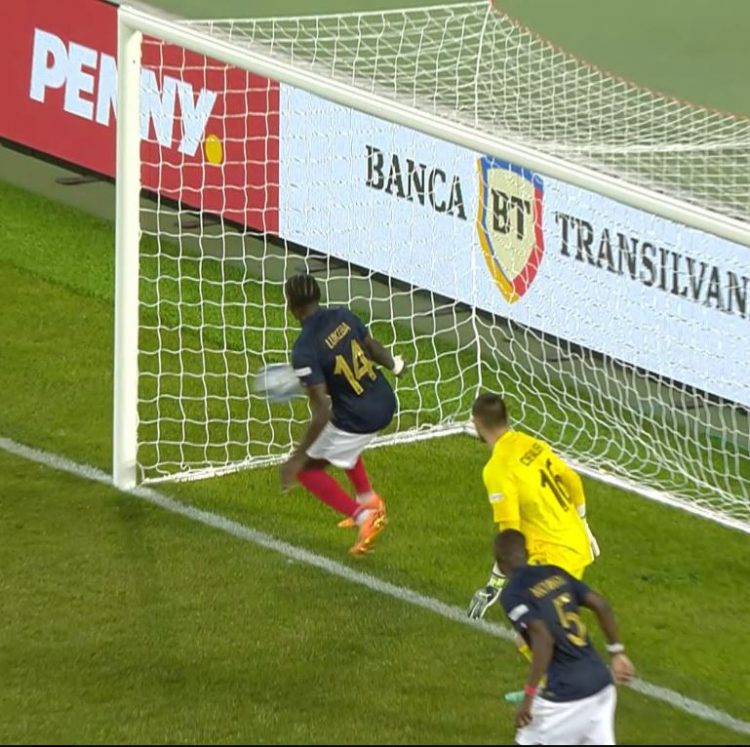 Arbitrimi skandaloz në EURO U21/ Italisë i vjedhin golin