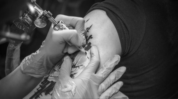 Japonia shqyrton heqjen e ndalesës së tatuazheve tek ushtarët