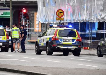 Të shtëna me armë zjarri në Suedi, vritet një 15-vjeçar, plagosen 3 të tjerë