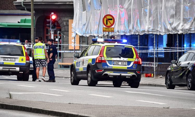 Të shtëna me armë zjarri në Suedi, vritet një 15-vjeçar, plagosen 3 të tjerë