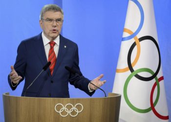 Bach kritikon Ukrainën për moslejimin e atletëve në garat kualifikuese të Paris 2024