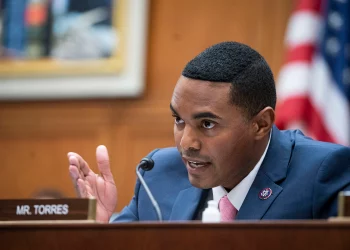 Kongresmeni i bën apel perëndimit: Nuk duhet lejuar që Kosova të…