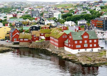 “Në mes të asgjësë”, ja çfarë e pret Kombëtaren në Faroe