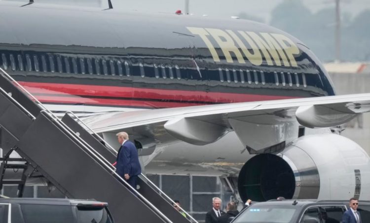 Dokumentet sekrete, Trump mbërrin në Florida për përballjen e parë me aktpadinë