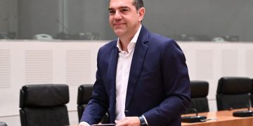 Popullor pavarësisht humbjes, mbi 70% e simpatizantëve të SYRIZA kundër dorëheqjes së Tsipras