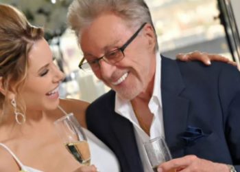 Këngëtari 89-vjeçar martohet me partneren 29 vjet më të re