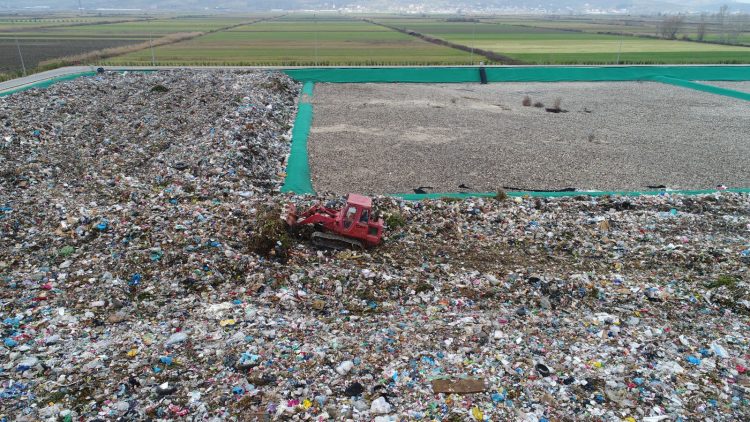 Inceneratori i Fierit detyron bashkitë të paguajnë 12 euro/ton për mbetjet