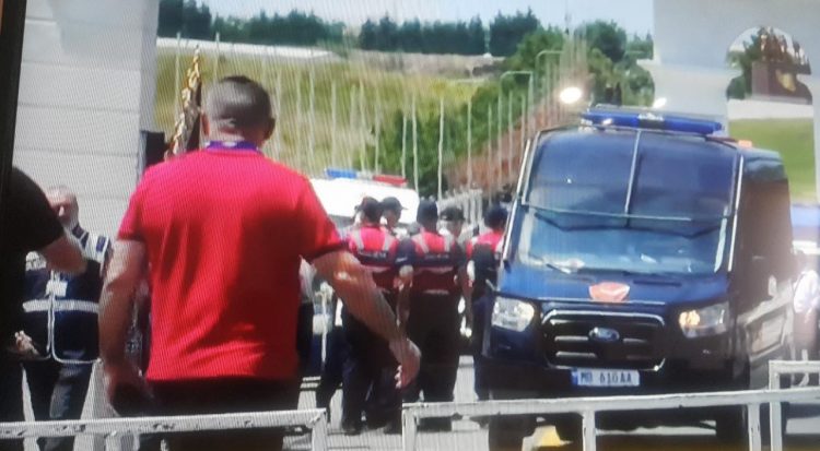 Situatë e tensionuar në Manëz/ Dyshohen për efektivë të plagosur