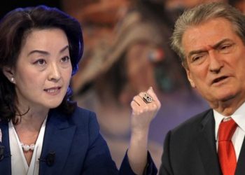 Berisha: Yuri Kim t’u kërkojë falje shqiptarëve, po ikën si sekretare e PS-së