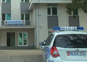 Prindërit e dëshpëruar denoncojnë zhdukjen e 37-vjeçares në Fier