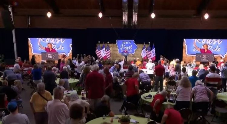Kandidatët republikanë për President mblidhen në Ajova, mungon Trump