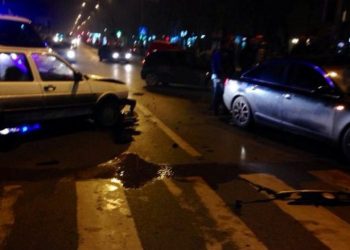 Aksident te zona e ish-Parkut, makina kthehet përmbys