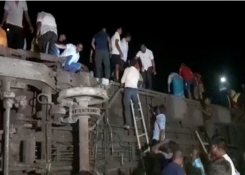 Treni del nga shinat, 50 të vdekur