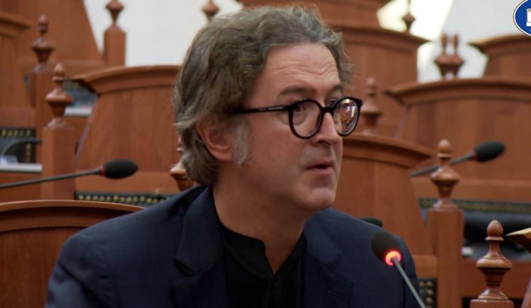 “Janë vëllezërit tanë”, Alizoti në Kuvend: Kosova të futet në rend dite