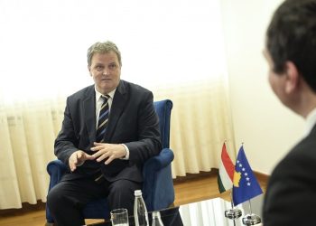 Kurti priti ambasadorin hungarez në takimin e lamtumirës