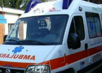 33-vjeçarja tenton të vetëvritet, hidhet nga kati i katërt dhe përfundon në spital