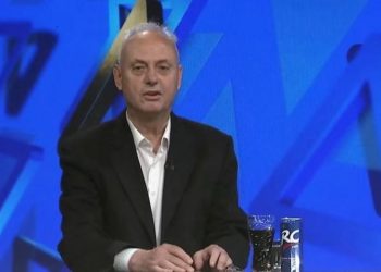 ‘Rama e ka deklaruar se është vëlla me Vuçiçin, anulimi i mbledhjes ‘atentat’ ndaj Kurtit’