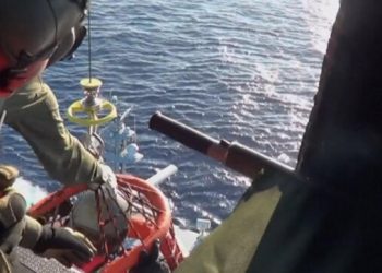 Dyshimet mbi mbytjen e anijes bien mbi Greqinë, BBC: Anija e peshkimit ndaloi për 7 orë, dhe më pas u përmbys